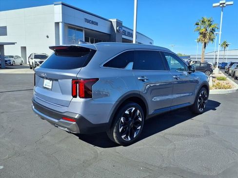 Used 2024 Kia Sorento SX image 11