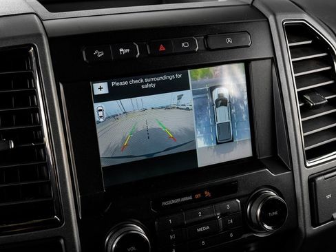 Used 2018 Ford F150 Raptor w/ Equipment Group 802A Luxury image 31