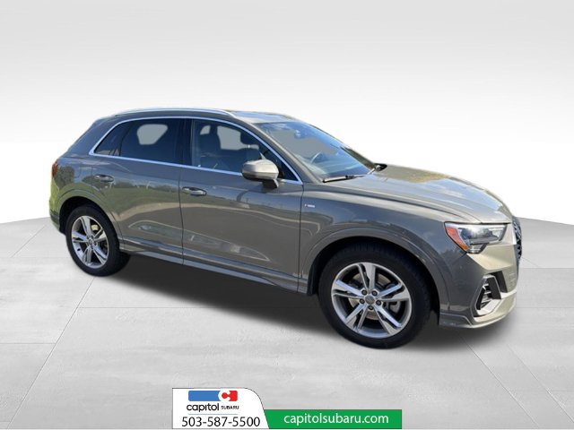 Used 2020 Audi Q3 2.0T Premium w/ Convenience Package AWD/4WD image 2