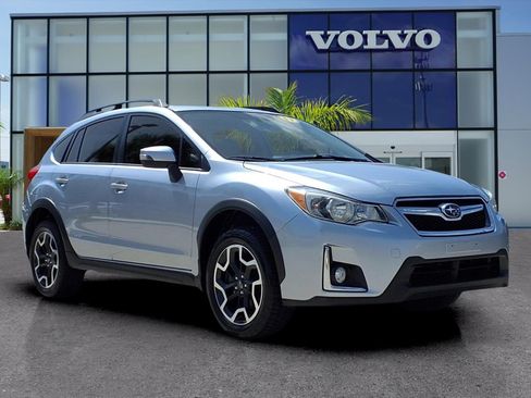 Used 2017 Subaru Crosstrek 2.0i Limited w/ Popular Package #1 AWD/4WD image 1
