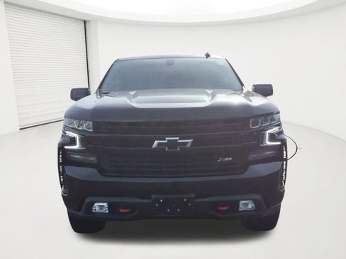 Used 2021 Chevrolet Silverado 1500 LT Trail Boss w/ Convenience Package II image 2