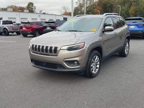 Used 2021 Jeep Cherokee Latitude Lux w/ Comfort/Convenience Group image 4