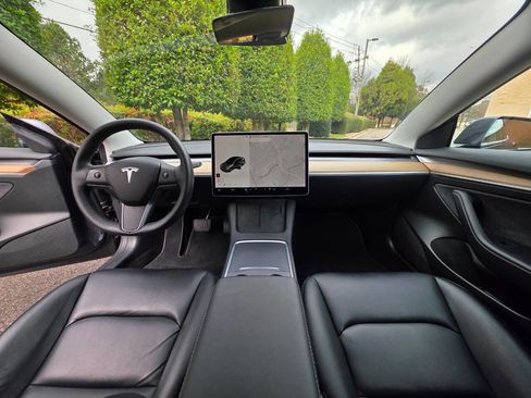 Used 2021 Tesla Model 3 Long Range image 13