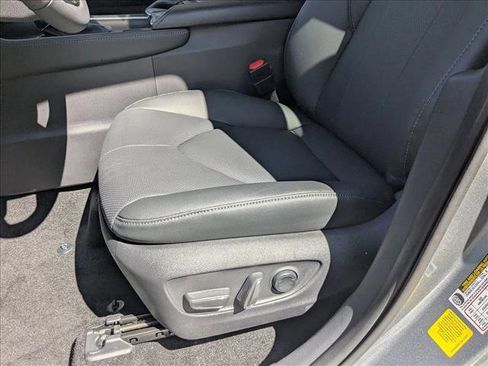 New 2025 Toyota Grand Highlander AWD image 4