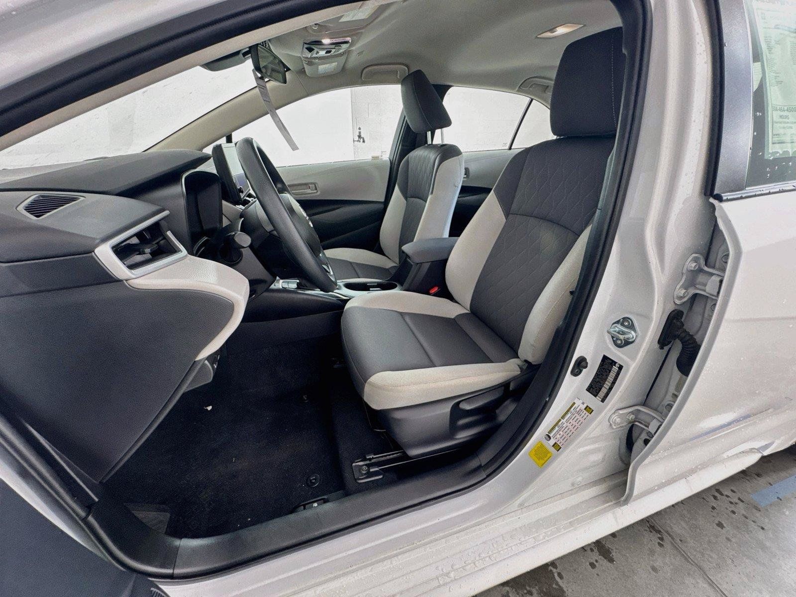 Used 2025 Toyota Corolla LE FWD image 19