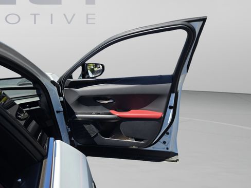 Used 2022 Lexus UX 200 F Sport w/ Accessory Package (Z2) FWD image 18
