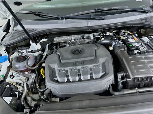 Used 2023 Volkswagen Tiguan SE image 31