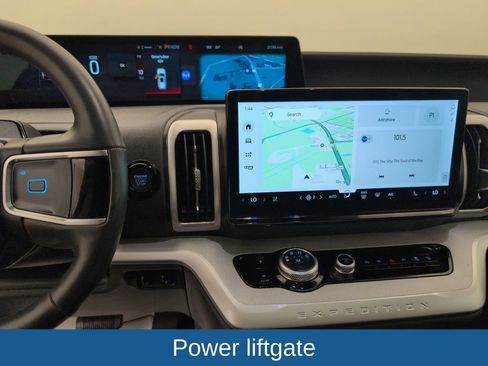 Used 2025 Ford Expedition Active AWD/4WD image 18