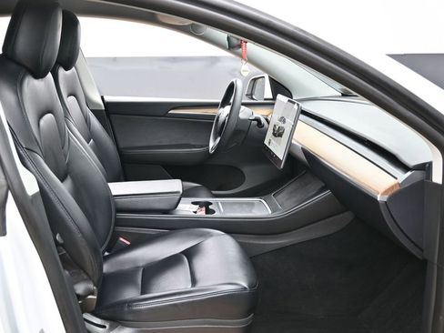 Used 2023 Tesla Model Y Long Range AWD/4WD image 35