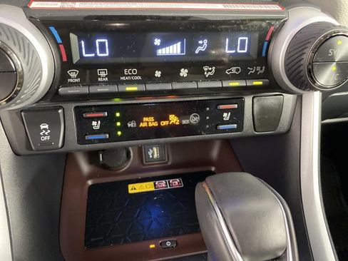 Used 2025 Toyota RAV4 Limited w/ Advanced Technology Package AWD/4WD image 23