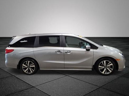 Used 2024 Honda Odyssey Touring image 2