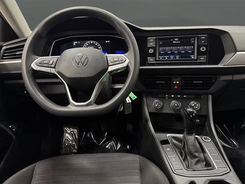 Used 2022 Volkswagen Jetta S image 5