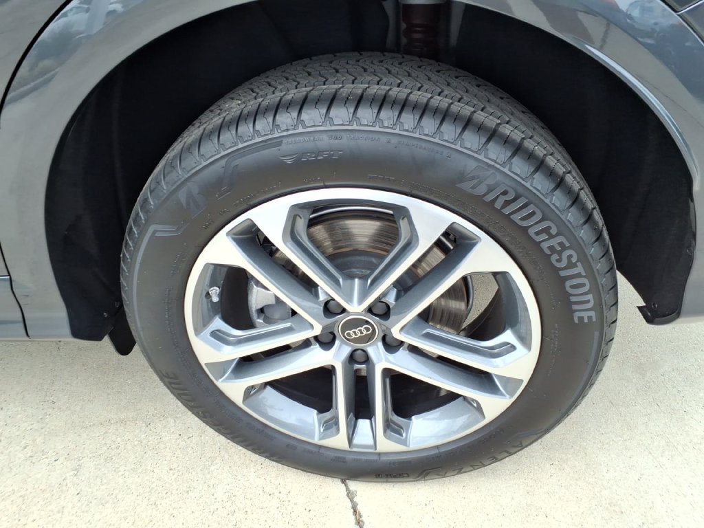 Used 2025 Audi Q5 Premium AWD/4WD image 22