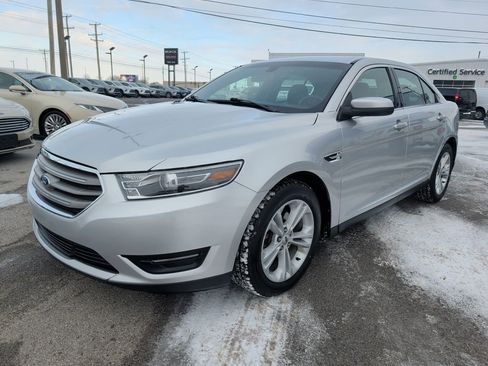 Used 2018 Ford Taurus SEL FWD image 3