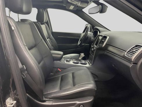 Used 2018 Jeep Grand Cherokee Limited image 16