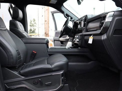 Used 2026 Ford F450 Platinum w/ FX4 Off-Road Package image 28