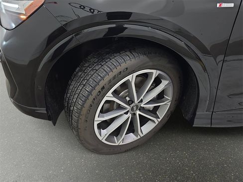 New 2026 Audi Q4 e-tron Premium Plus image 32