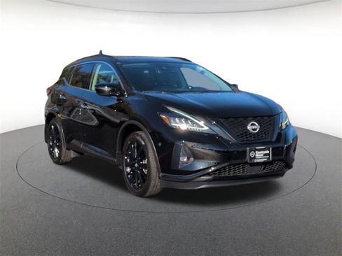 Used 2024 Nissan Murano SV w/ SV Midnight Edition Package image 3