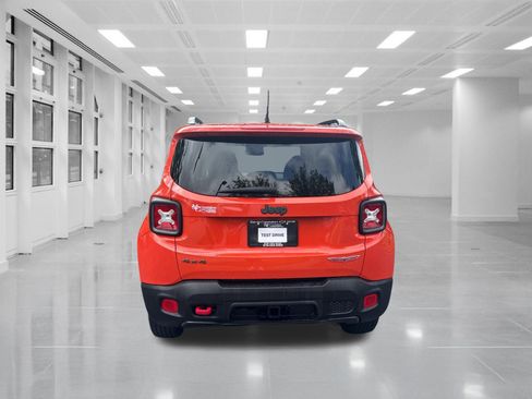 Used 2017 Jeep Renegade Trailhawk w/ Premium Trailhawk Package AWD/4WD image 6
