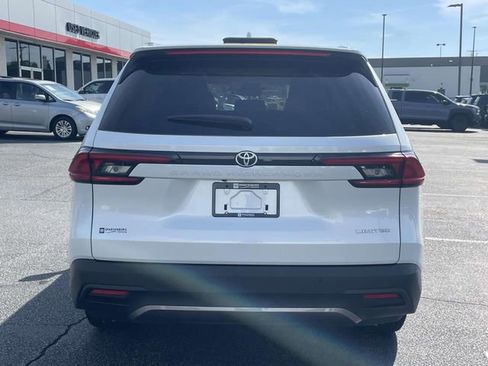 Used 2025 Toyota Grand Highlander FWD image 8