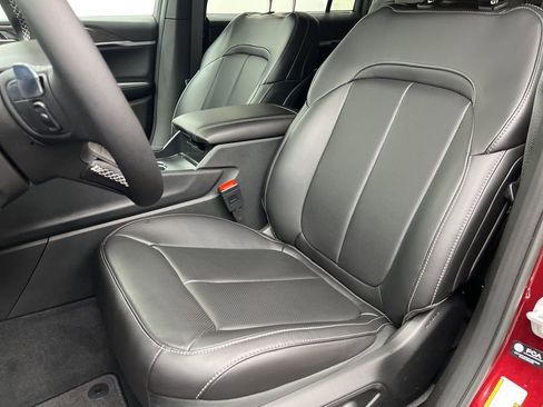 New 2025 Jeep Grand Cherokee L Limited w/ Luxury Tech Group II AWD/4WD image 9