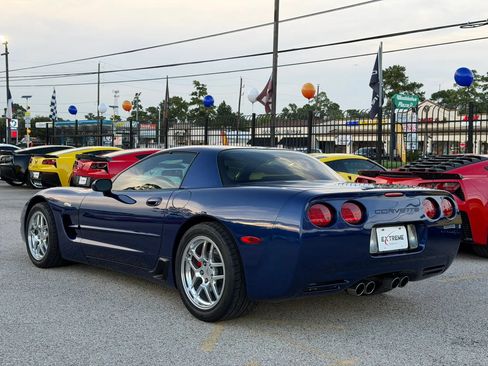 Used 2004 Chevrolet Corvette Z06 w/ Z06 Preferred Equipment Group RWD image 8