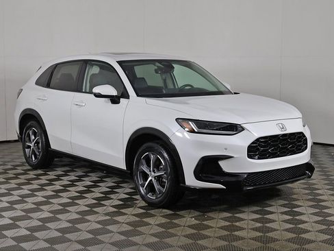 Used 2023 Honda HR-V EX-L image 2