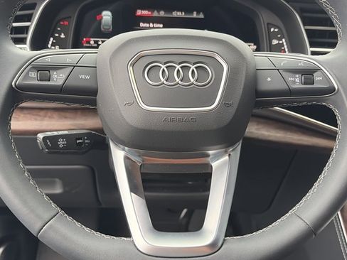 Used 2025 Audi Q7 3.0T Prestige image 21
