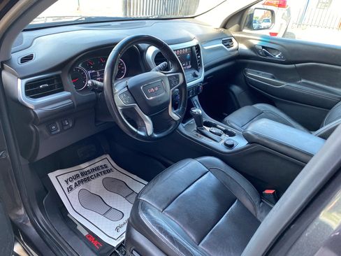 Used 2017 GMC Acadia SLT AWD/4WD image 3