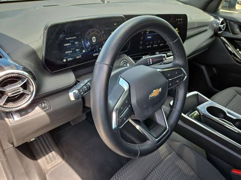 Used 2025 Chevrolet Equinox LT AWD/4WD image 15