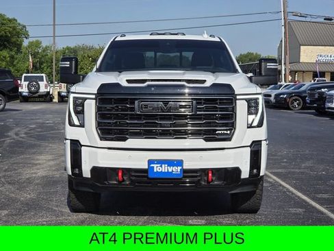 Used 2025 GMC Sierra 2500 AT4 w/ AT4 Premium Plus Package AWD/4WD image 3