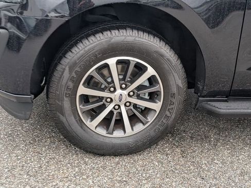 Used 2019 Ford Expedition Max XLT RWD image 4