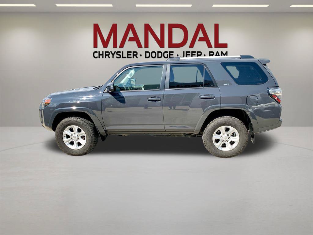 Used 2024 Toyota 4Runner SR5 AWD/4WD image 9