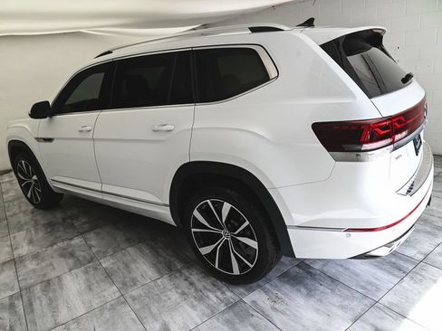 Used 2025 Volkswagen Atlas SEL Premium R-Line AWD/4WD image 4