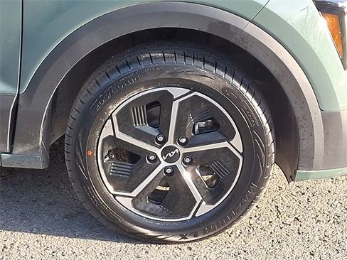 Certified 2023 Kia Niro EX image 8