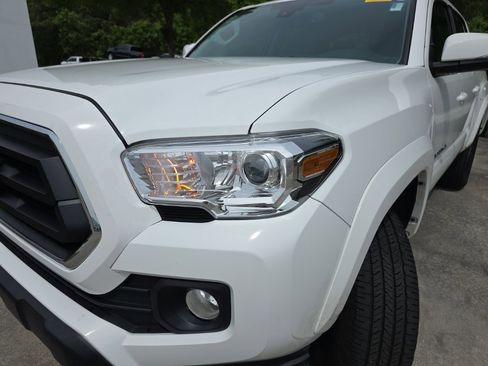 Used 2023 Toyota Tacoma SR5 w/ Technology Package image 9