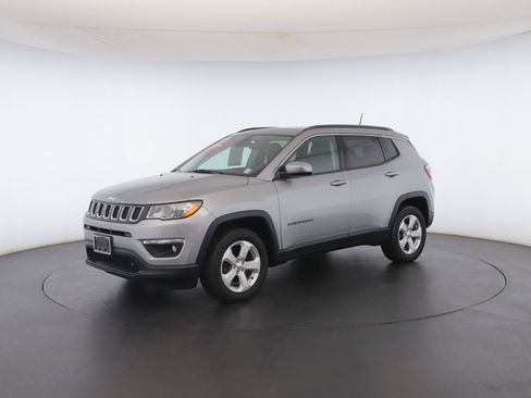 Certified 2019 Jeep Compass Latitude w/ Popular Equipment Group AWD/4WD image 36