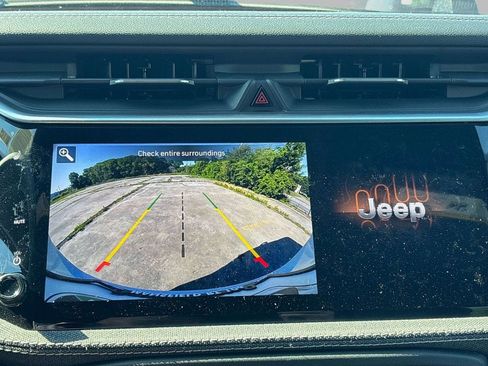 New 2026 Jeep Cherokee Laredo AWD/4WD image 10