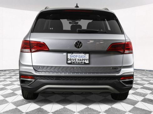 Used 2024 Volkswagen Taos SE AWD/4WD image 15
