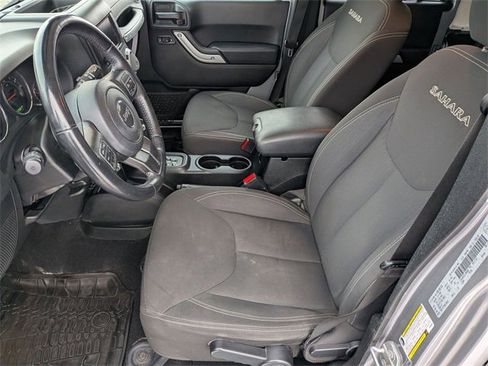 Used 2018 Jeep Wrangler Unlimited Sahara w/ Connectivity Group image 12