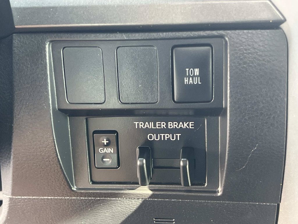 Used 2021 Toyota Tundra SR5 w/ SR5 Leather Package RWD image 38