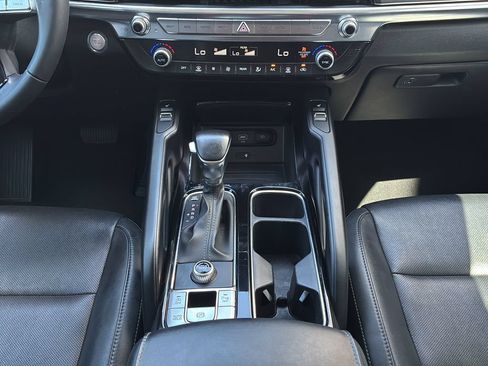 Used 2022 Kia Telluride S FWD image 23