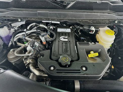 New 2026 RAM 3500 Limited w/ Towing Technology Group image 18