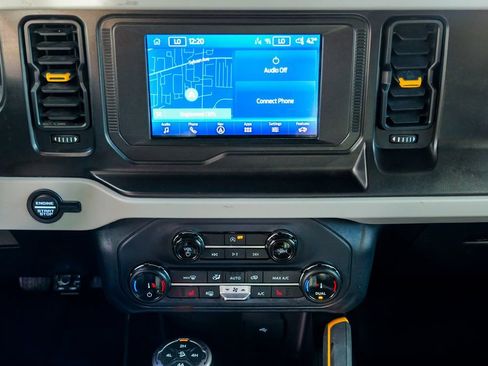 Used 2022 Ford Bronco Badlands w/ Sasquatch Package AWD/4WD image 44