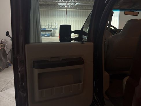 Used 2010 Ford F350 Lariat image 19