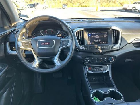 Used 2024 GMC Terrain SLE image 13
