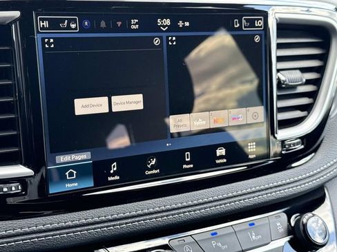 New 2026 Chrysler Pacifica Select FWD image 11