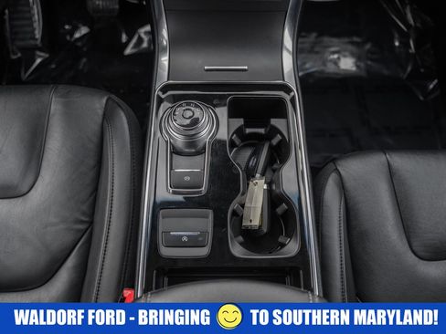 Used 2019 Ford Edge Titanium w/ Cold Weather Package image 26