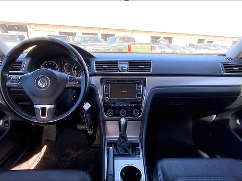Used 2015 Volkswagen Passat 1.8T SE image 14