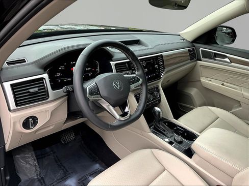 Used 2021 Volkswagen Atlas SEL AWD/4WD image 17